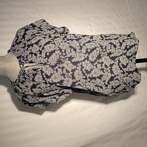 LOFT Womans Black & White Blouse with Flutter Sleeves, Size: XL